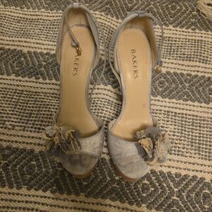 Bakers Women's Gray Floral Sandals